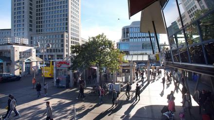 Für viele Pendler könnte mehr Fernverkehr am Bahnhof Zoo eine Erleichterung sein.