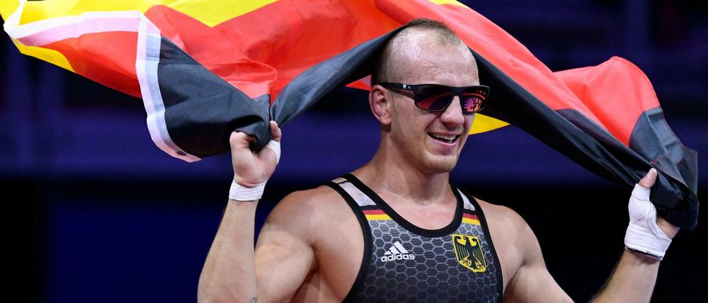 Gold für Deutschland. Frank Stäbler sichert sich seinen dritten WM-Sieg.