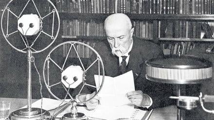 Fortschritt und Technik. Der demokratische Staatspräsident (hier 1932) liebte Innovationen wie das Radio. 