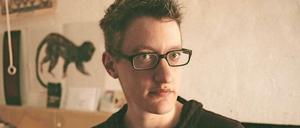 Der Autor: Linus Giese ist Buchhändler in Berlin und bloggt auf buzzaldrins.de.