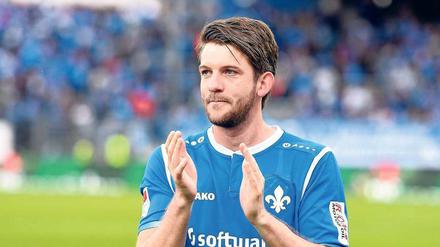 Peter Niemeyer, 34, kam 2010 von Werder Bremen zu Hertha BSC und wurde Kapitän der Berliner. Danach wechselte er zu Darmstadt. Im Sommer 2018 lief sein Vertrag beim Zweitligisten aus.