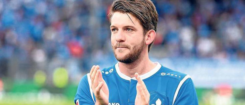 Peter Niemeyer, 34, kam 2010 von Werder Bremen zu Hertha BSC und wurde Kapitän der Berliner. Danach wechselte er zu Darmstadt. Im Sommer 2018 lief sein Vertrag beim Zweitligisten aus.