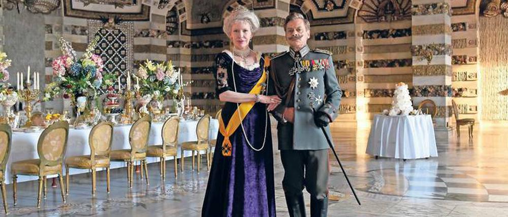 Leicht verdauliches Geschichtsfernsehen: Sunnyi Melles als Kaiserin Auguste Viktoria und Sylvester Groth als Kaiser Wilhelm II. in opulenter Kulisse.