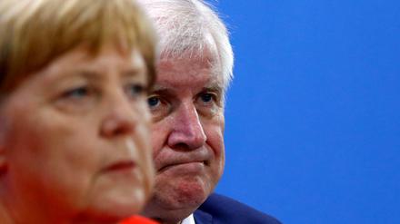 Angela Merkel geht voran. Wie lange bleibt Horst Seehofer noch?