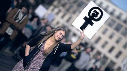Auch bei den Berliner Grünen (hier die Abgeordnete June Tomiak) gibt es viel Zustimmung zu der Idee, den 8. März zum offiziellen Feiertag des Landes zu machen.