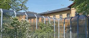 Bewegte Geschichte. Die 1880 eröffnete Karl-Bonhoeffer-Nervenklinik im Reinickendorfer Ortsteil Wittenau wird seit 2006 auch für andere Zwecke genutzt, unter anderem für den Maßregelvollzug und als Notunterkunft für Asylbewerber. 