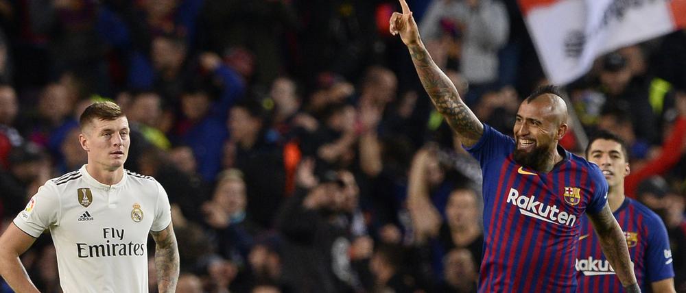 Arturo Vidal feiert, Toni Kroos (links) bekommt wohl einen neuen Trainer.
