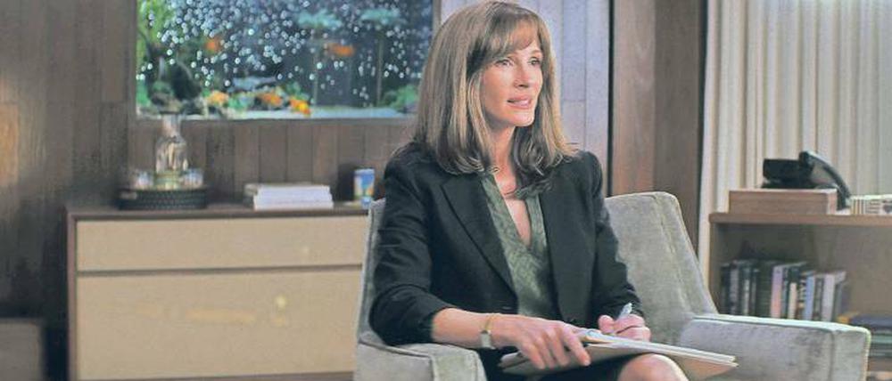Julia Roberts kümmert sich als Fallbearbeiterin Heidi Bergman rührend um heimkehrende US-Soldaten.