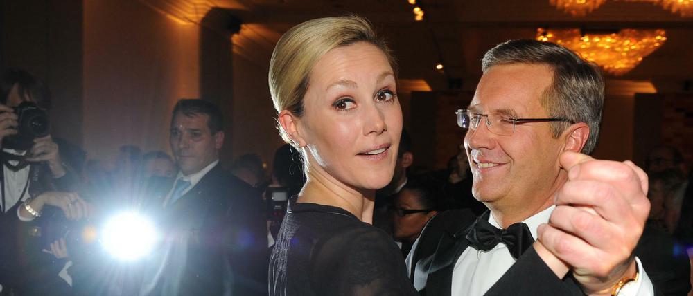 Der damalige Bundespräsident Wulff und seine Frau Bettina tanzten im November 2011 auf dem Bundespresseball in Berlin.