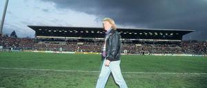 Eine Erinnerung: KSC-Trainer Winfried Schäfer im Wildparkstadion.