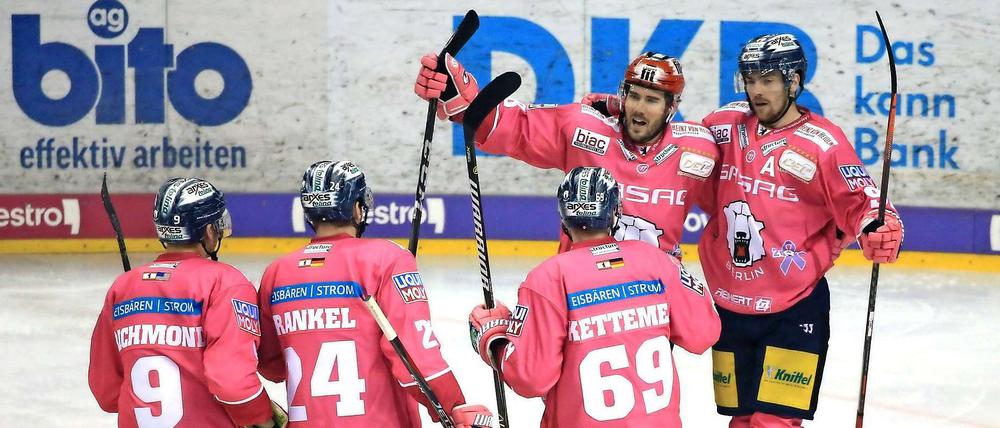 Grund zum Jubeln. Die Eisbären trafen gegen Nürnberg fünfmal.