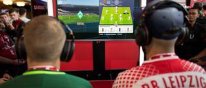 Sport im Sitzen: Zwei E-Sportler duellieren sich.