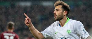 Wolfsburgs Admir Mehmedi jubelt nach seinem Treffer zum 1:0.