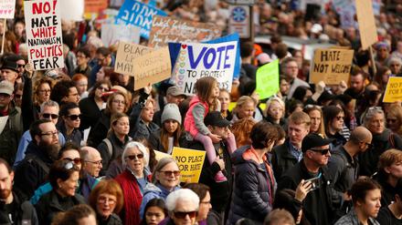 Für die Erinnerung, gegen die Rhetorik von Donald Trump: Demonstration in Pittsburgh