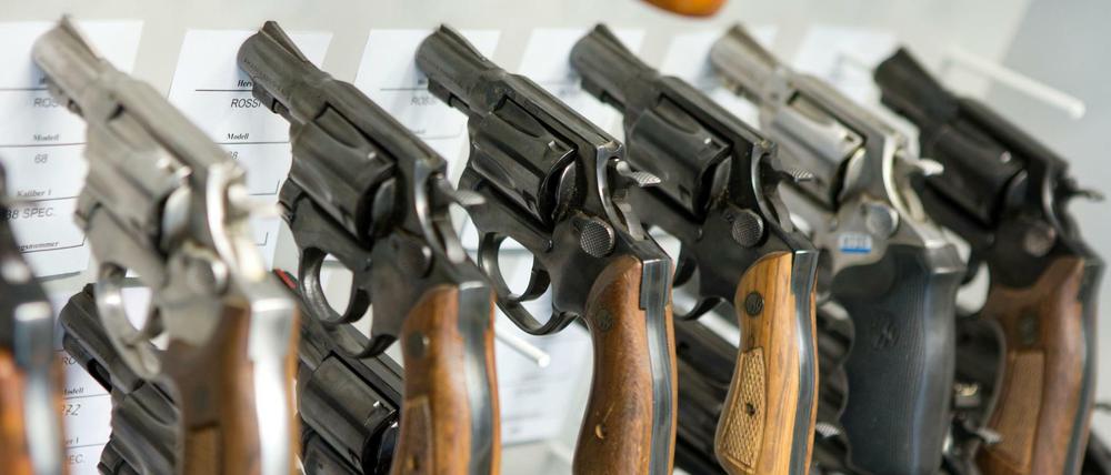 Ein Jahr lang konnten die Berliner illegale Waffen bei der Polizei abgeben.