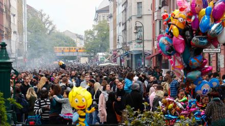 Lärm und Dreck gab es in diesem Jahr wieder beim Myfest. Der Bezirk will nun die Anwohner fragen, wie es weitergehen soll.