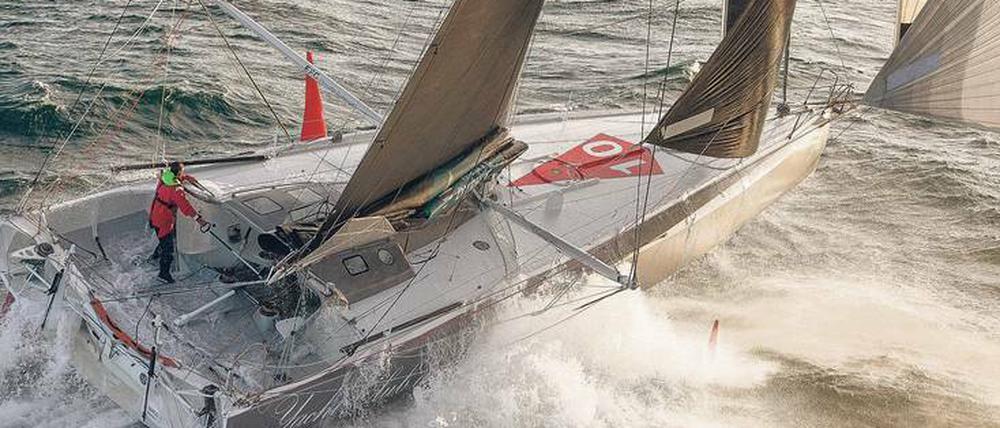 Allein auf hoher See. Skipper Boris Herrmann macht sich mit seinem Hightech-Racer „Malizia“ auf den Weg über den Atlantik. 