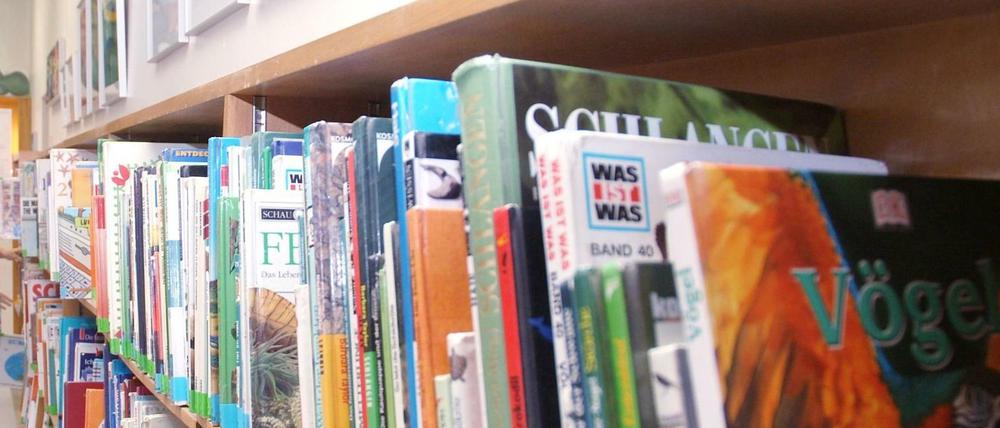 Die Thomas-Dehler-Bibliothek in der Martin-Luther-Strasse 77 in Schöneberg. Ehrenamtliche kümmern sich hier um die Bücher. 