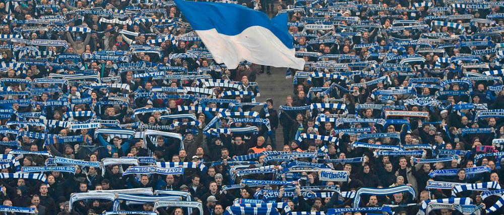 Versammeltes Schweigen. Der Protest gegen Hertha BSC wird wohl weitergehen.