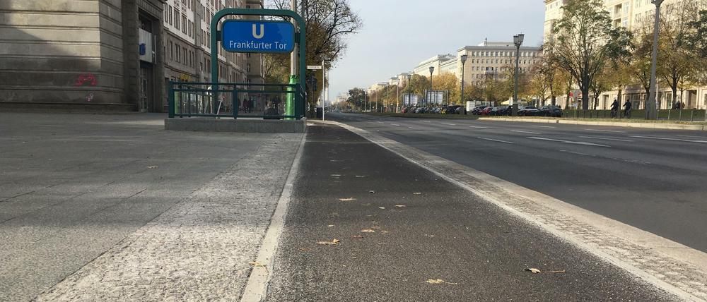 Der neue Radweg am U-Bahnhof Frankfurter Tor