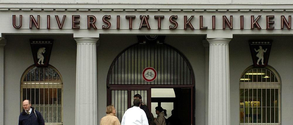 Der Haupteingang der Universitätsklinik Mainz. (Archivbild)