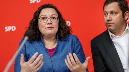 Die SPD-Vorsitzende Andrea Nahles mit ihrem Generalsekretär Lars Klingbeil in Berlin. Foto: Carsten Koall/dpa 