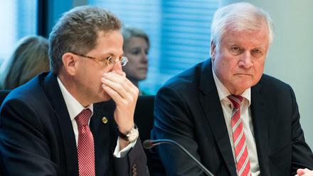 Bundesinnenminister Horst Seehofer hat viel zu lange an Hans-Georg Maaßen als Präsident des Bundesamts für Verfassungsschutz festgehalten.