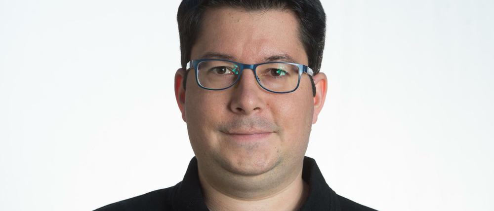 ARCHIV - 01.02.2017, Sachsen, Dresden: Leistungssportreferent Matthias Kulik steht am in Dresden (Sachsen) am Rande einer Pressekonferenz. Die Deutsche Eisschnelllauf-Gemeinschaft hat am Sonntagabend die lange Suche nach einem neuen Sportdirektor beendet. Am letzten Tag der deutschen Meisterschaften in Inzell präsentierte der Verband den Matthias Kulik in dieser wichtigen Position. (zu dpa-Meldung: «Neuer Sportdirektor für Eisschnellläufer» vom 04.11.2018) Foto: Sebastian Kahnert/dpa-Zentralbild/dpa +++ dpa-Bildfunk +++