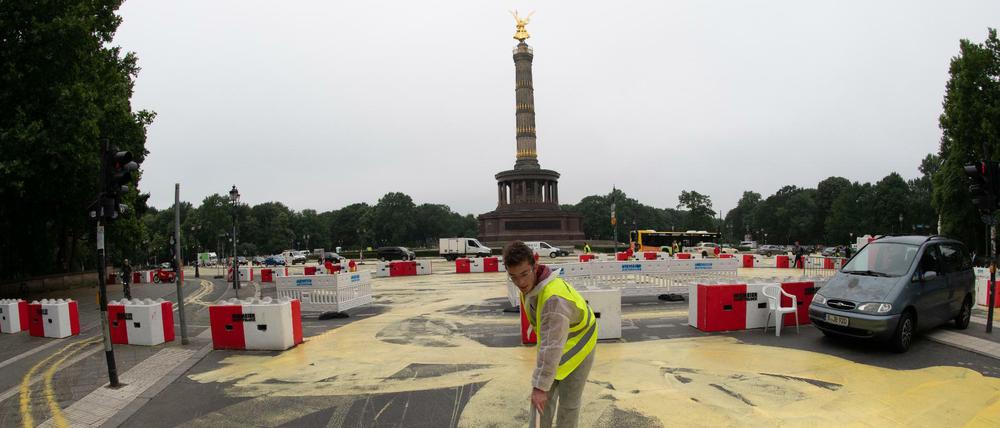 Unter dem Motto "Sonne statt Kohle" protestierten Greenpeace gegen die Sitzung der Kohlekommission.