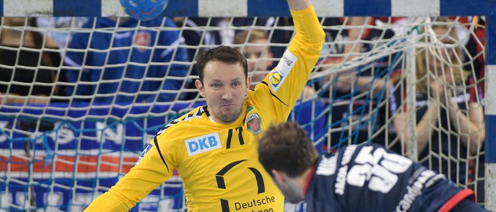 Dieses Bild sollte es eigentlich nicht mehr geben: Petr Stochl beendete seine aktive Karriere im Juni, jetzt muss er wegen Verletzungspech bei den Füchsen doch wieder ins Tor.