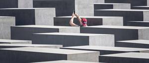 Erinnerung hat viele Formen. Das Holocaust-Denkmal von Peter Eisenman in der Berliner Mitte war lange umstritten. 