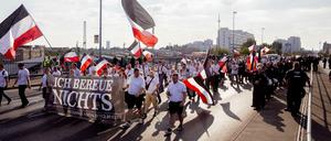 Bereits im August zogen Neonazis zum Todestag von Rudolf Heß durch Berlin. 
