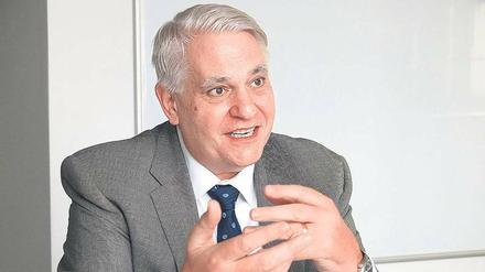 Trump-Erklärer. UPS-Manager und AmCham-Präsident Frank Sportolari beim Interview.
