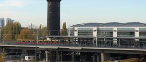Berlin-Ostkreuz. Der Bahnverkehr ist seit Tagen wegen der Bauarbeiten rund um den Verkehrsknotenpunkt erheblich eingeschränkt. 