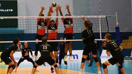 Hoch her ging es im Sportforum. Meist behielten dabei die Volleys die Oberhand.