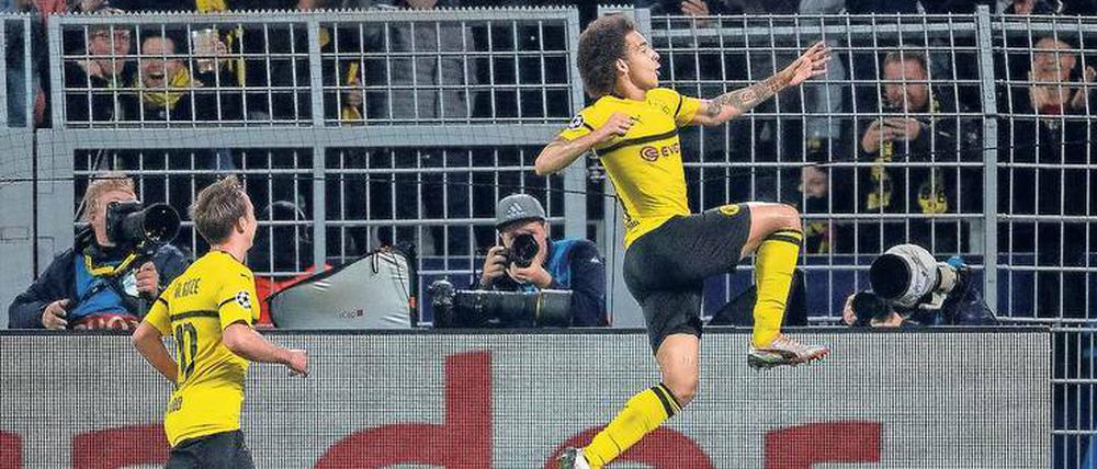 Ein Mann will nach oben. Axel Witsel ist der Chef der bisher so starken Dortmunder Mannschaft.