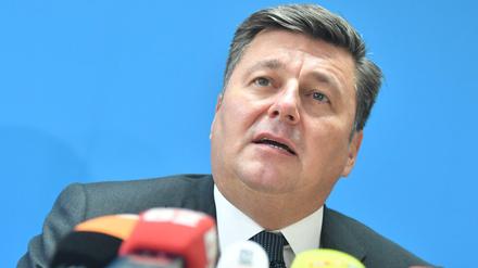 Innsenator Andreas Geisel (SPD) hat die Neonazi-Demo am 9. November verboten.