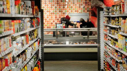 Rewe-Filiale in Berlin: Muss künftig jeder Kaufmann selbst mit Unilever oder Nestlé verhandeln?