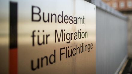 Außenansicht vom Bundesamt für Migration und Flüchtlinge (BAMF).