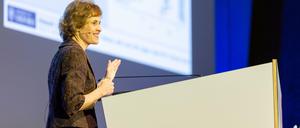Zu Ehren ihrer Majestät: Susan Jebb während der von ihr gehaltenen Queen's Lecture an der TU Berlin.