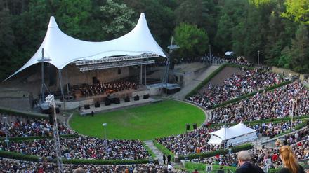 Traditioneller Saisonabschluss: Jedes Jahr versammeln die Berliner Philhamoniker ihre Fans in der Waldbühne. 
