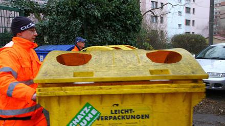 Abholung und Leerung der gelben Wertstofftonne 