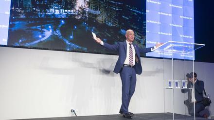 Grund zur Freude für Jeff Bezos: Jeder zweite Euro im deutschen Onlinehandel landet bei Amazon. 