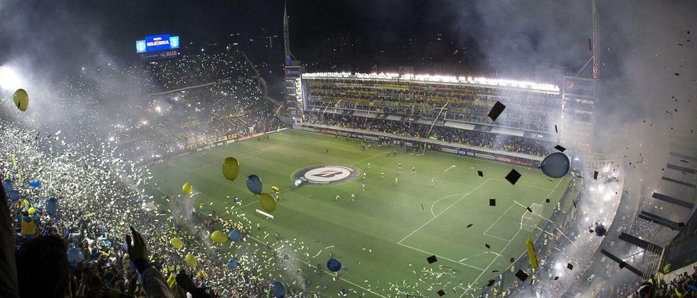 Beim Superclasico gegen River Plate ist die Stimmung in der Bombonera besonders hitzig.