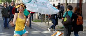 Das Myfest sollte helfen, die Mai-Krawallen einzudämmen. Nun ist es in den Straßen bunt und ausgelassen.
