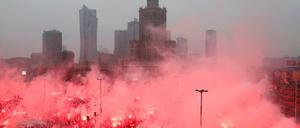 Beim "Unabhängigkeitsmarsch" in Warschau wurden erneut viele Bengalos gezündet.