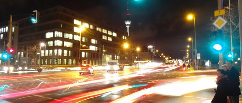 Die längste Grünphase im Straßenverkehr haben Kraftfahrer. Die Lobby der Radfahrer und Fußgänger will das ändern.