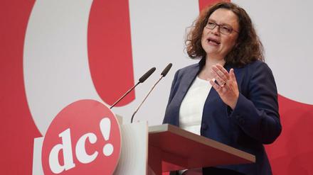 SPD-Chefin Andrea Nahles forderte auf dem SPD-Debattencamp den kompletten Umbau des Sozialstaats.