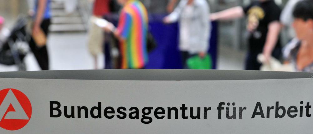 Offenbar werden auch Beiträge zur Arbeitslosenversicherung investiert.