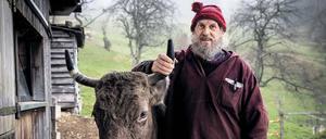 Horn muss sein. Der Schweizer Bauer Armin Capaul engagiert sich für die Unversehrtheit der Tiere. 